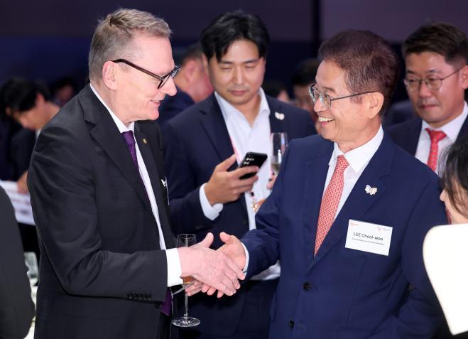 4._경북_APEC_나이트2(재러드_다이아몬드_교수).jpg
