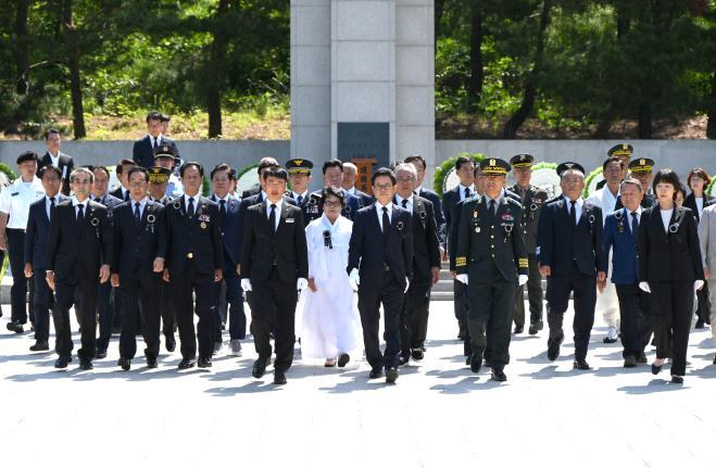 bbs_bodo/61242F90AE3846D48F12D7147DE77D71.jpg|①6.6_제71회_현충일_추념식_5.jpg